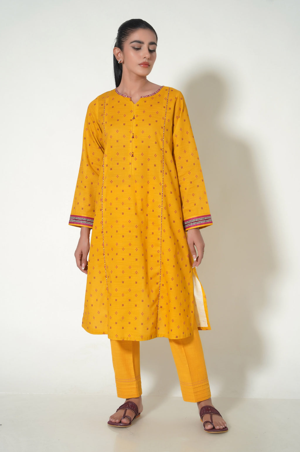 Unstitched 3 Piece Printed Khaddar Suit