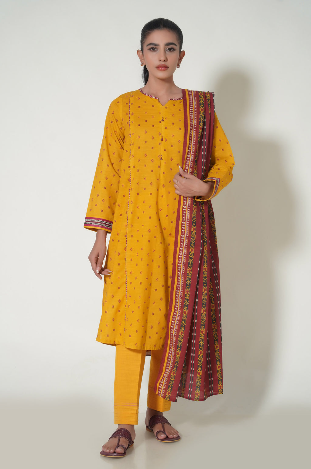 Unstitched 3 Piece Printed Khaddar Suit