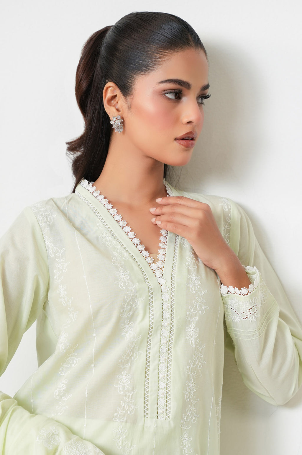 UNSTITCHED EMBROIDERED SUIT