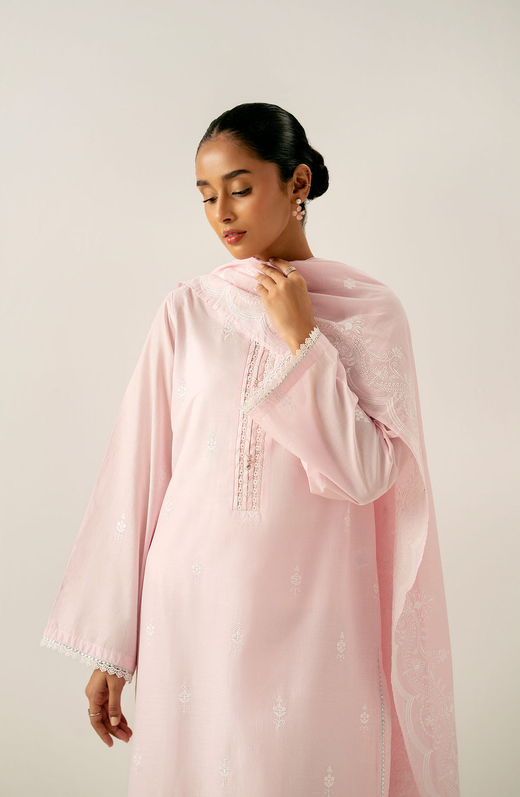 Unstitched 3 Piece Embroidered Chikankari Lawn Suit
