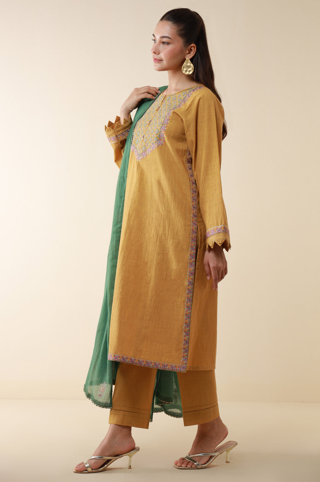 Unstitched 3 Piece Embroidered Textured Lawn Suit