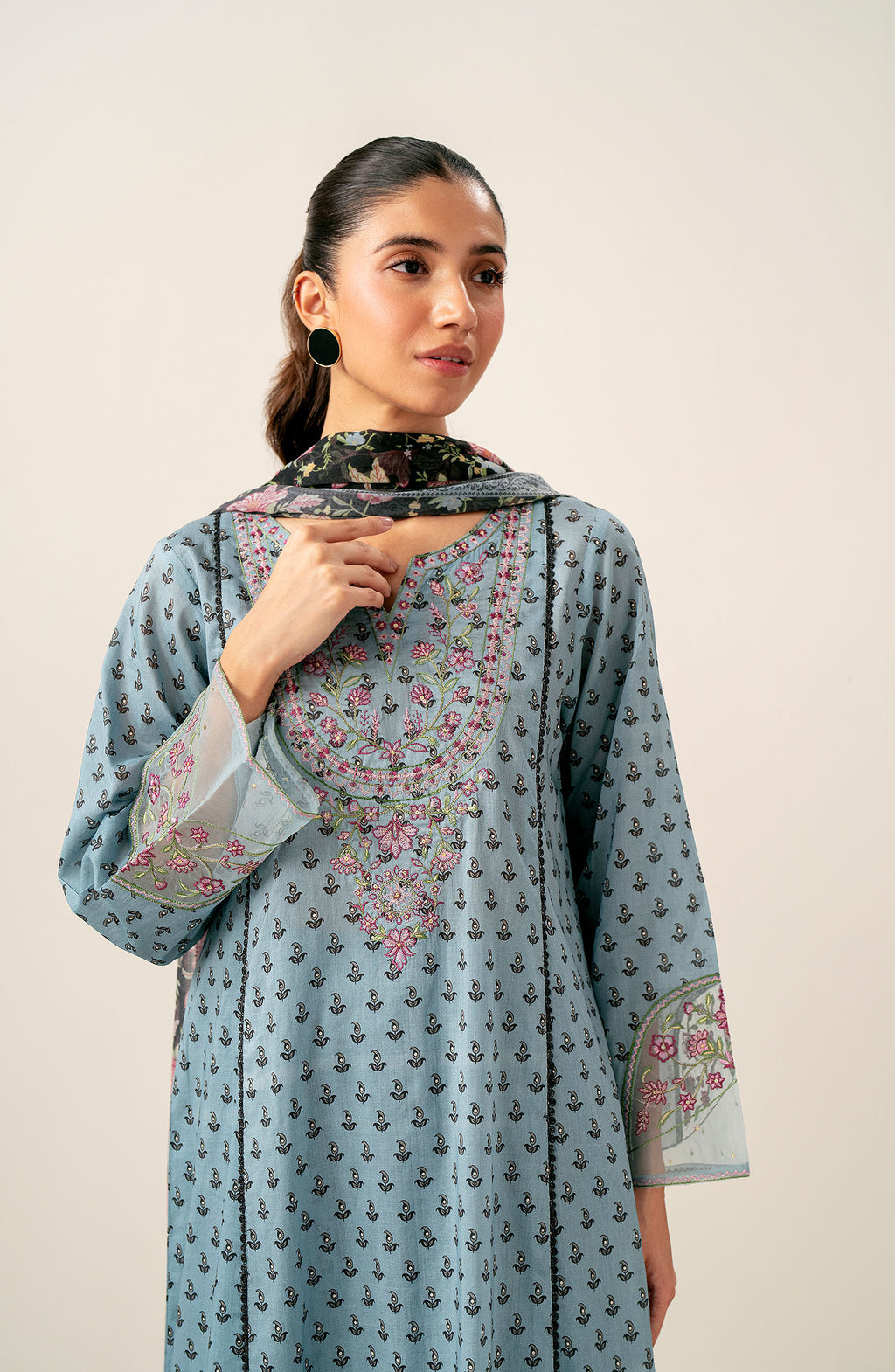 Unstitched 3 Piece Printed Lawn Shirt with Printed Chiffon Dupatta
