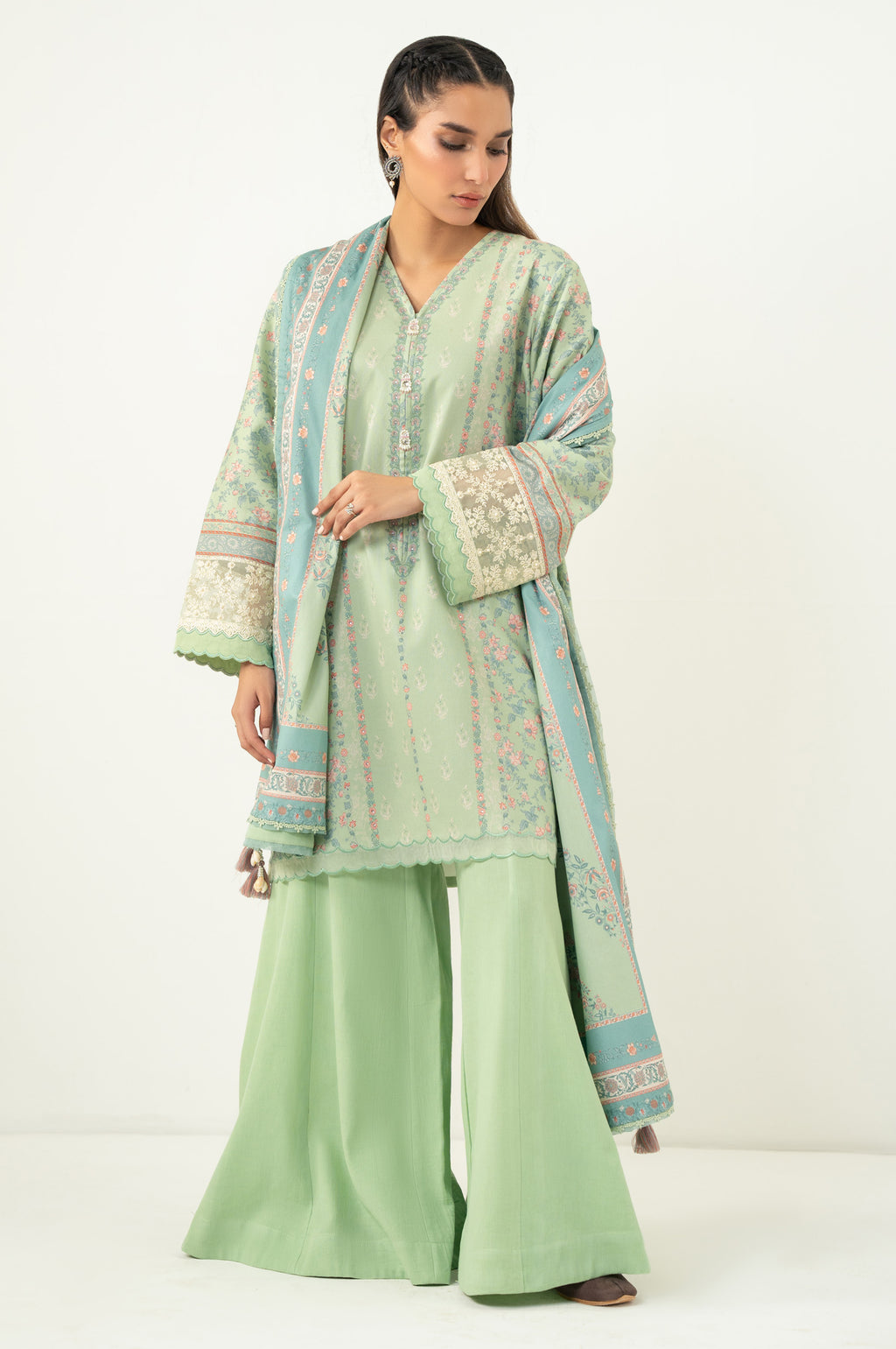 UNSTITCHED EMBROIDERED SUIT