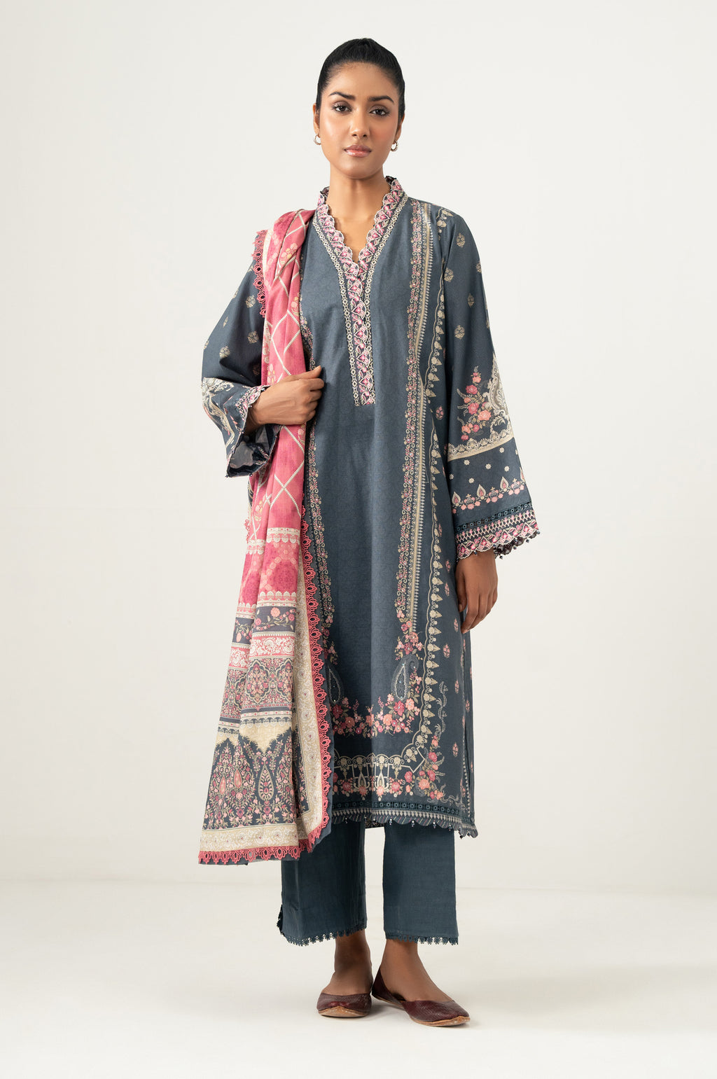Unstitched 3 Piece Printed Khaddar Suit