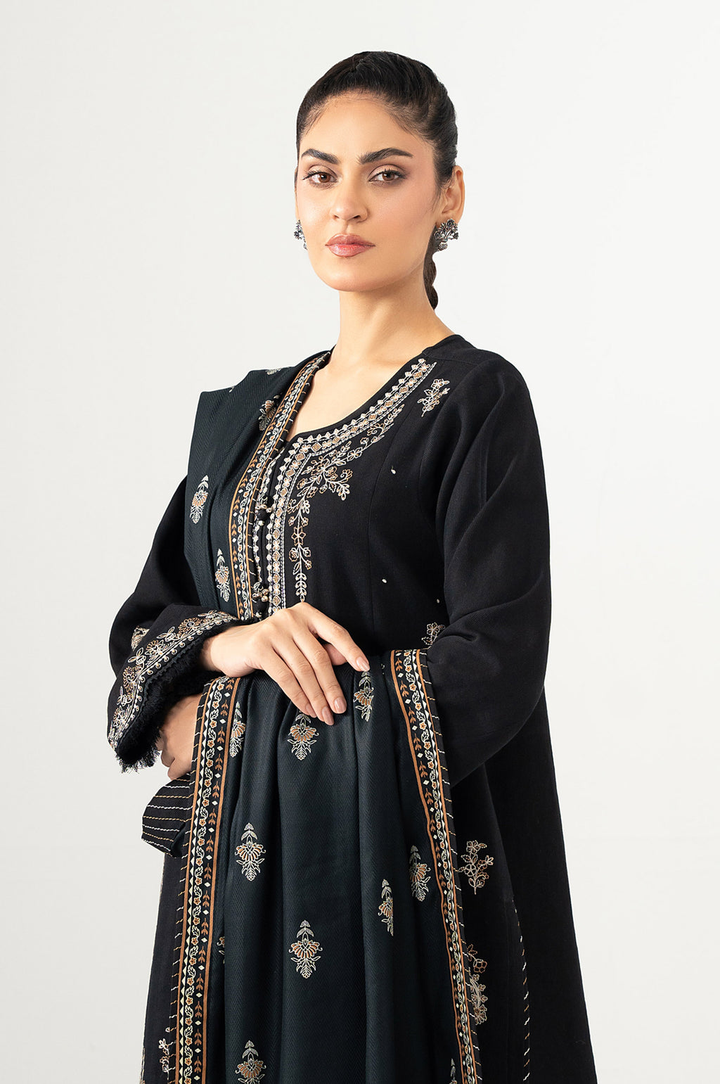 UNSTITCHED EMBROIDERED SUIT