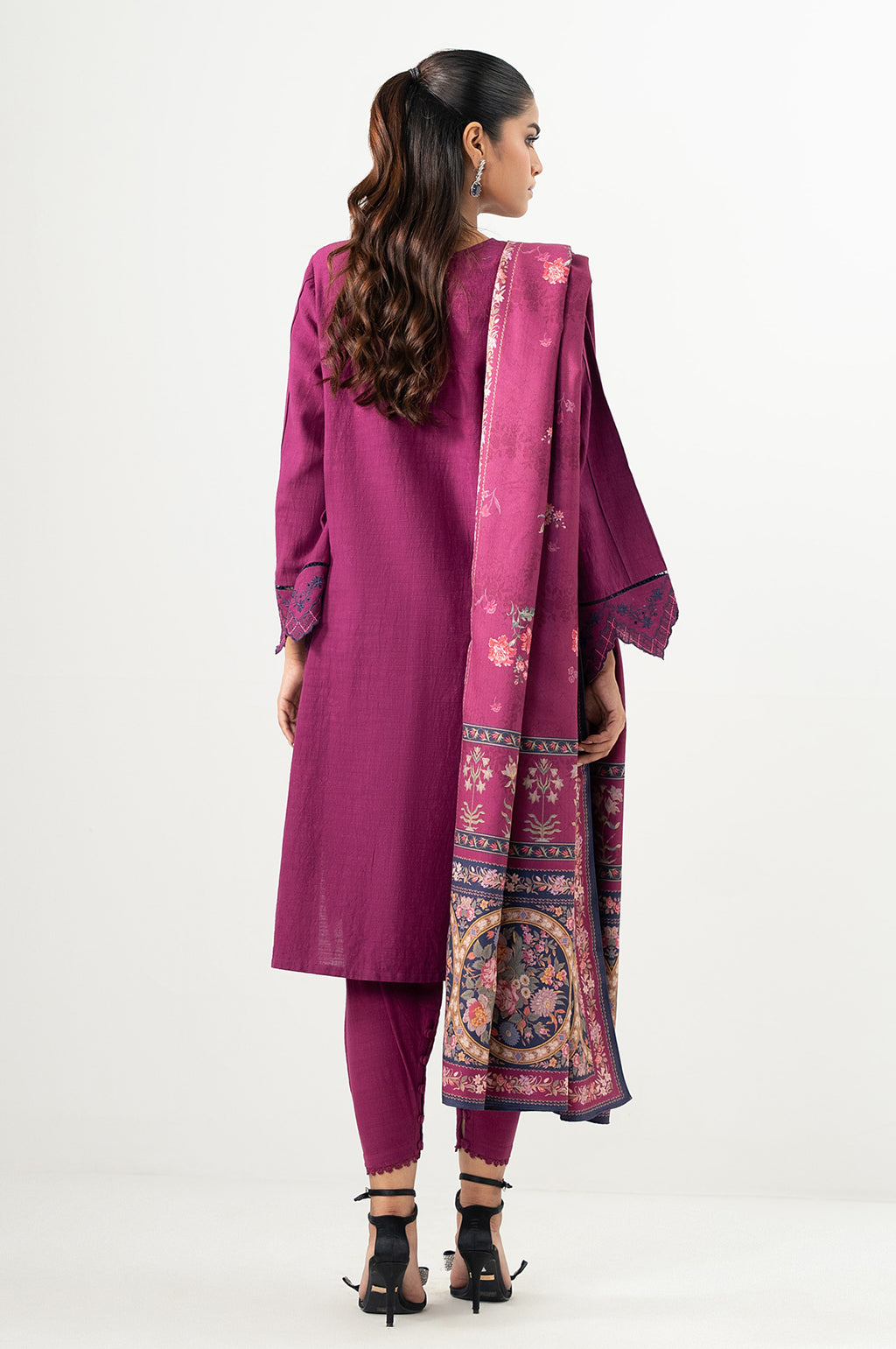 Unstitched 3 Piece Embroidered Khaddar Suit