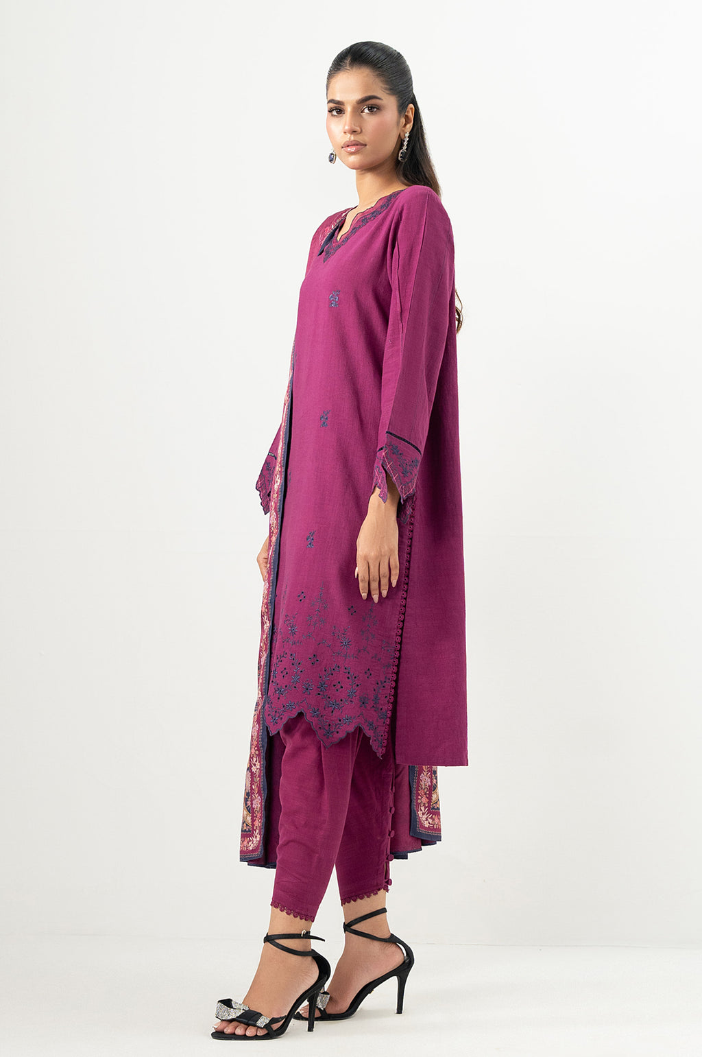 Unstitched 3 Piece Embroidered Khaddar Suit