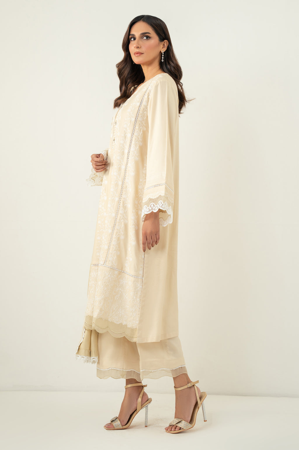 UNSTITCHED CHIKANKARI SUIT