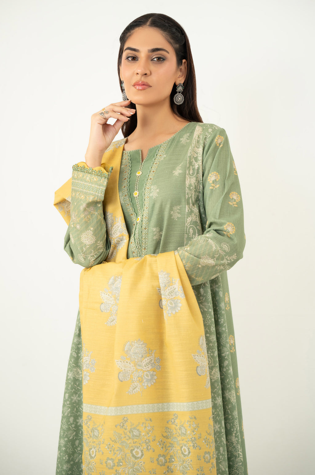 UNSTITCHED EMBROIDERED SUIT