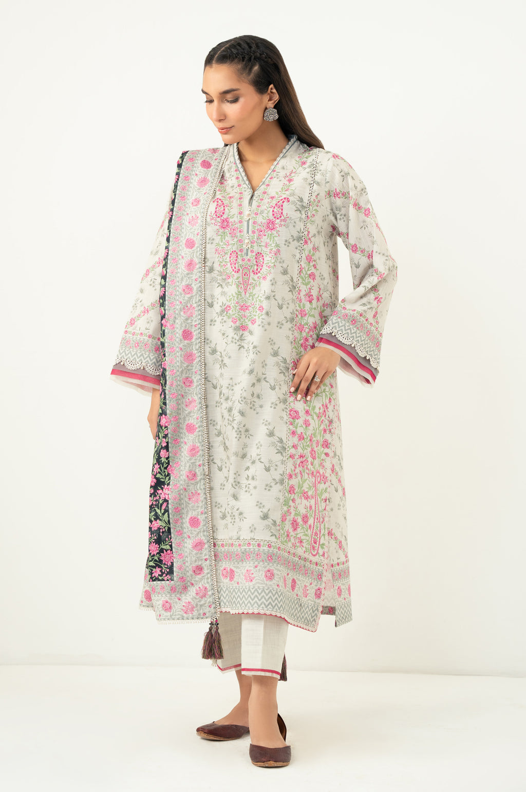 UNSTITCHED EMBROIDERED SUIT