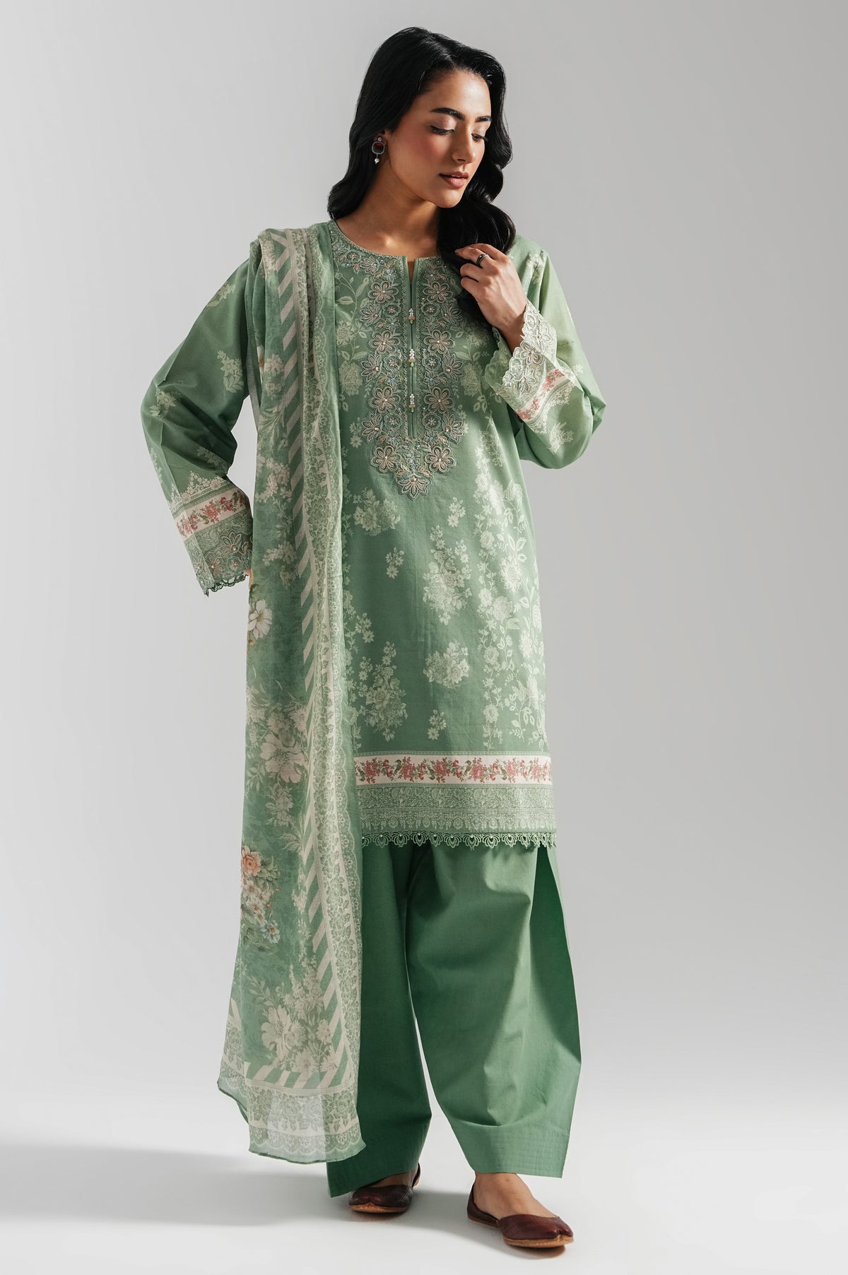 UNSTITCHED EMBROIDERED SUIT