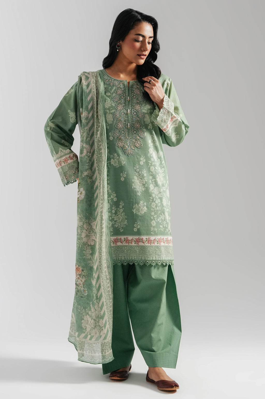 UNSTITCHED EMBROIDERED SUIT