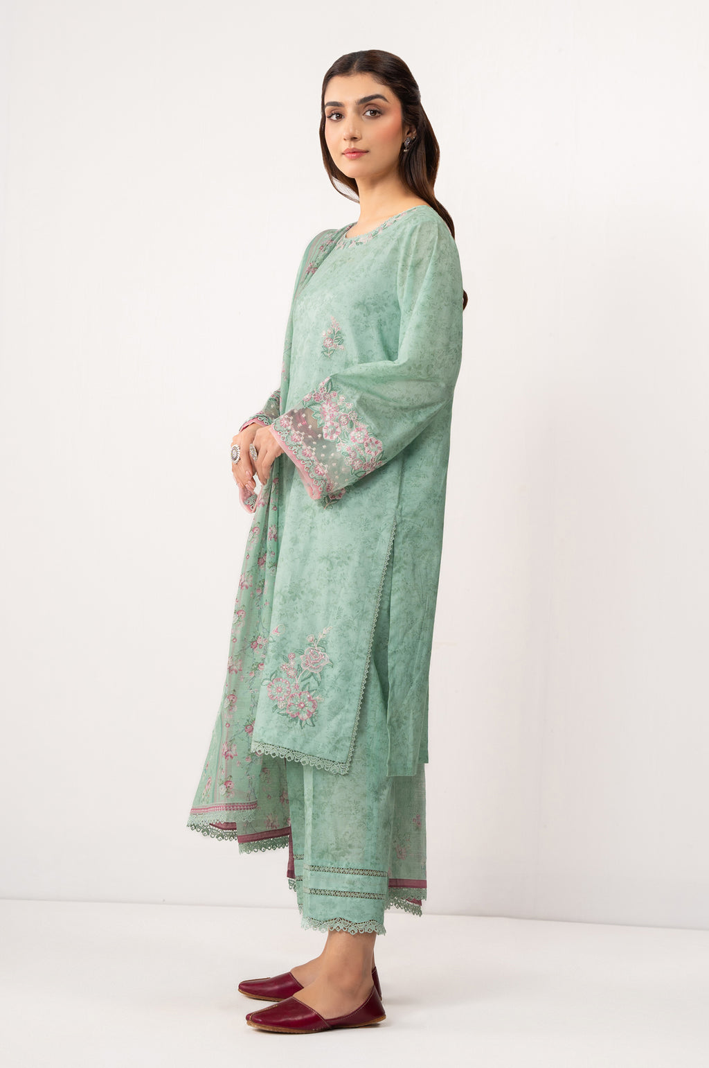 UNSTITCHED EMBROIDERED SUIT