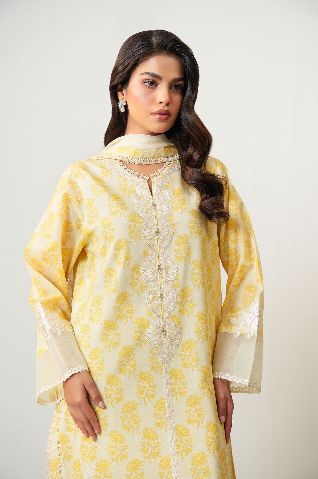 UNSTITCHED EMBROIDERED SUIT
