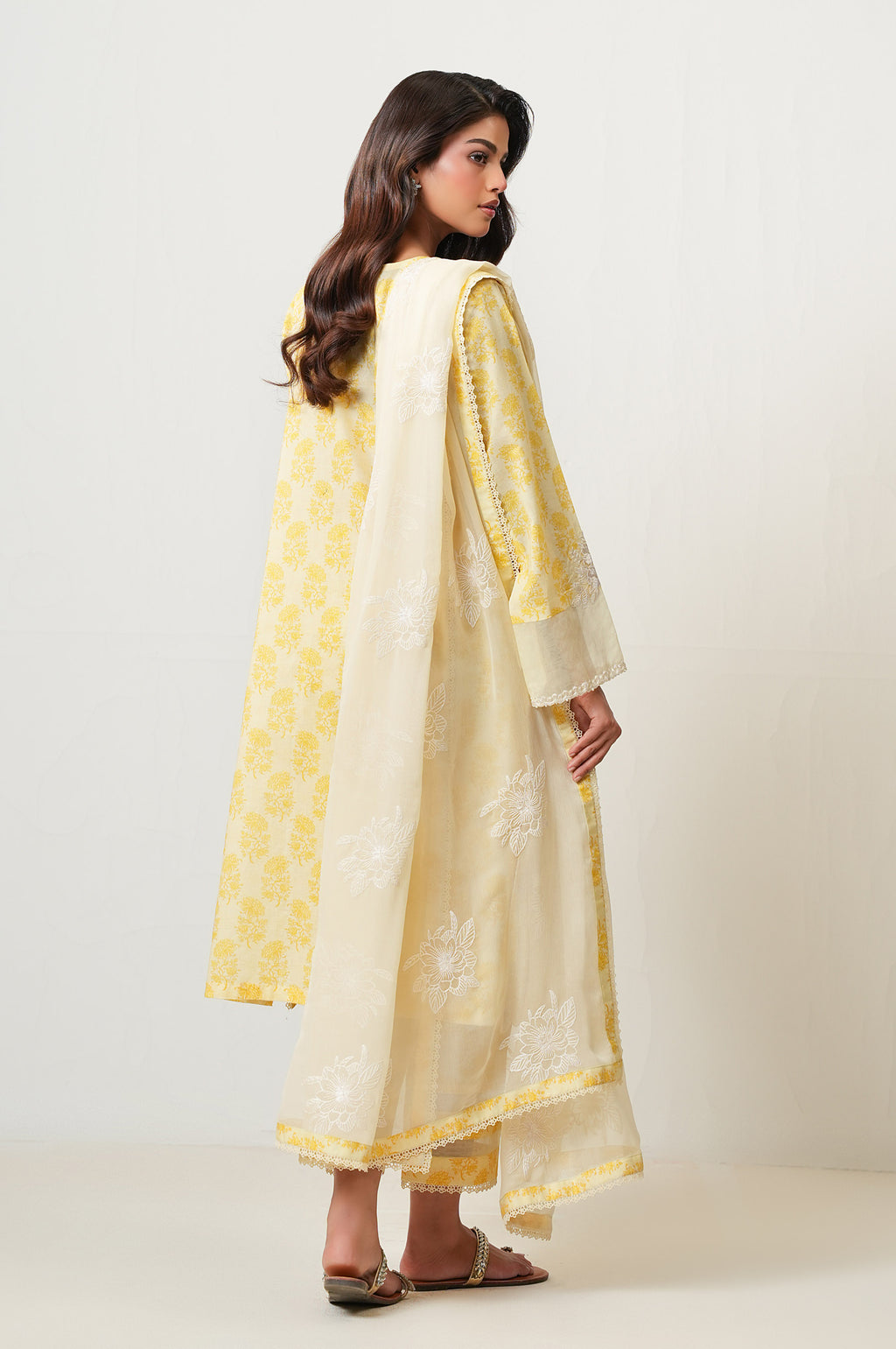 UNSTITCHED EMBROIDERED SUIT