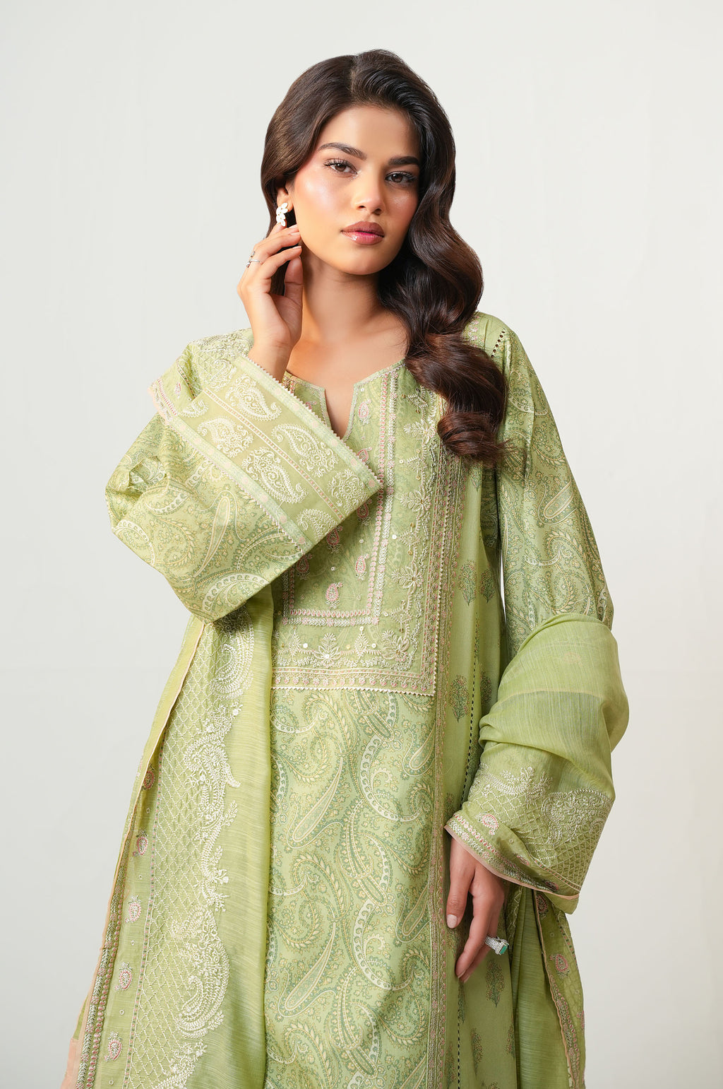 UNSTITCHED EMBROIDERED SUIT