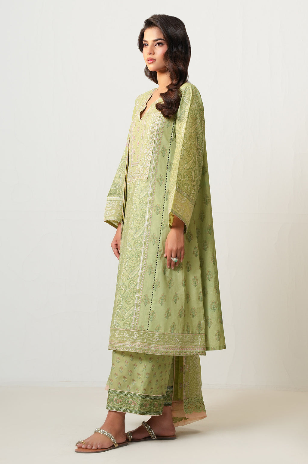 UNSTITCHED EMBROIDERED SUIT