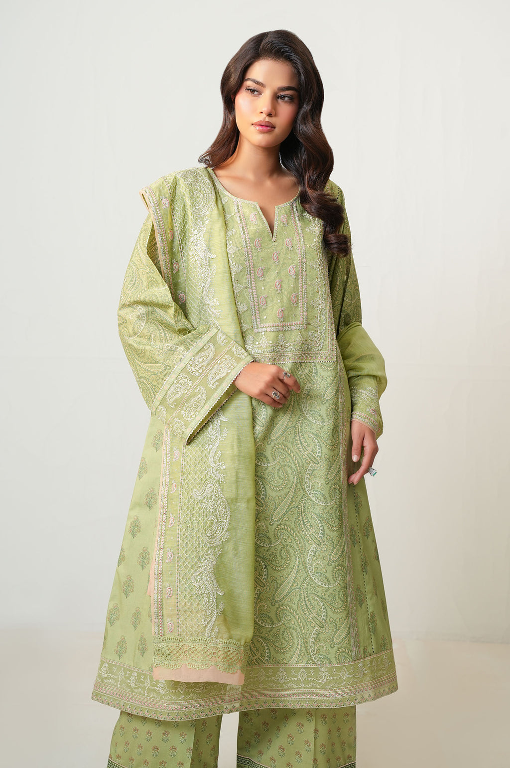 UNSTITCHED EMBROIDERED SUIT