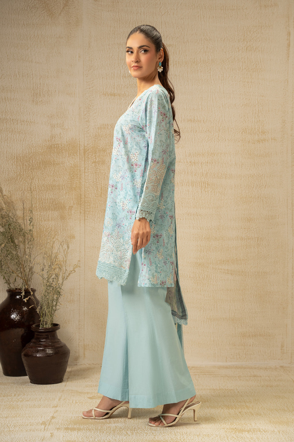 EMBROIDERED CHIKANKARI UNSTITCHED 3 PIECE SUIT