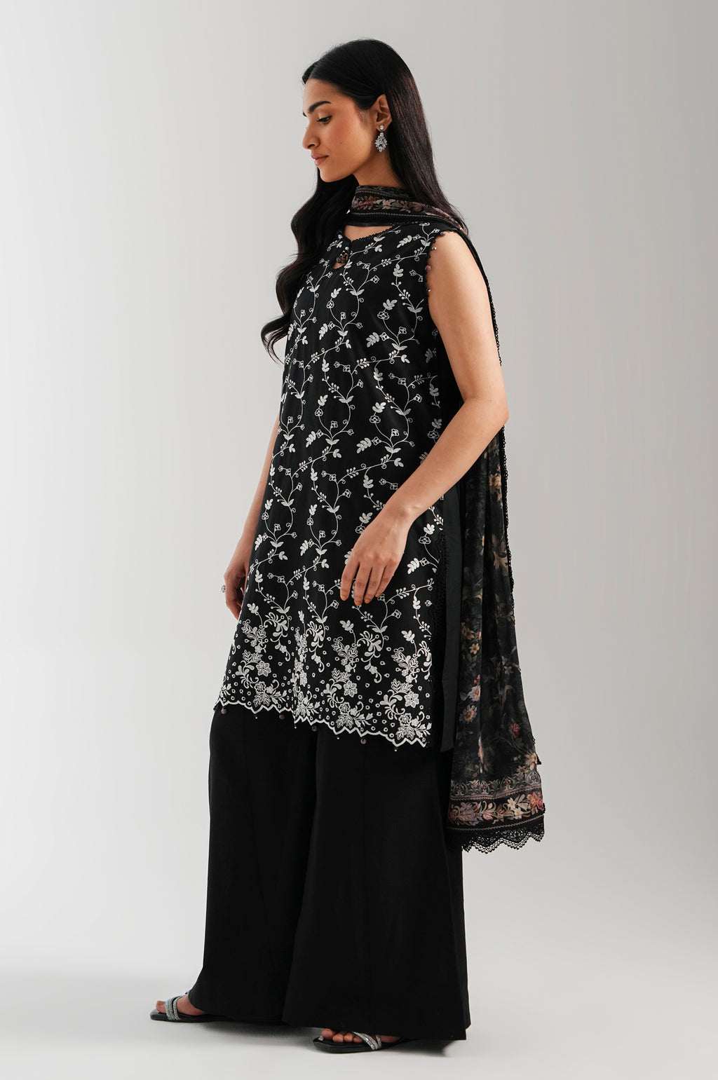 UNSTITCHED EMBROIDERED SUIT