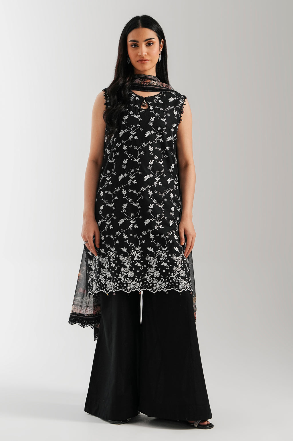 UNSTITCHED EMBROIDERED SUIT