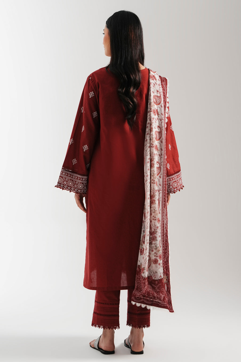 UNSTITCHED EMBROIDERED SUIT