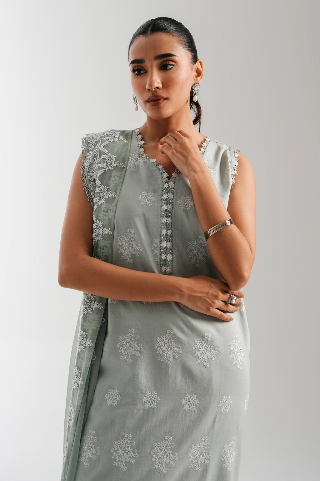 UNSTITCHED EMBROIDERED SUIT
