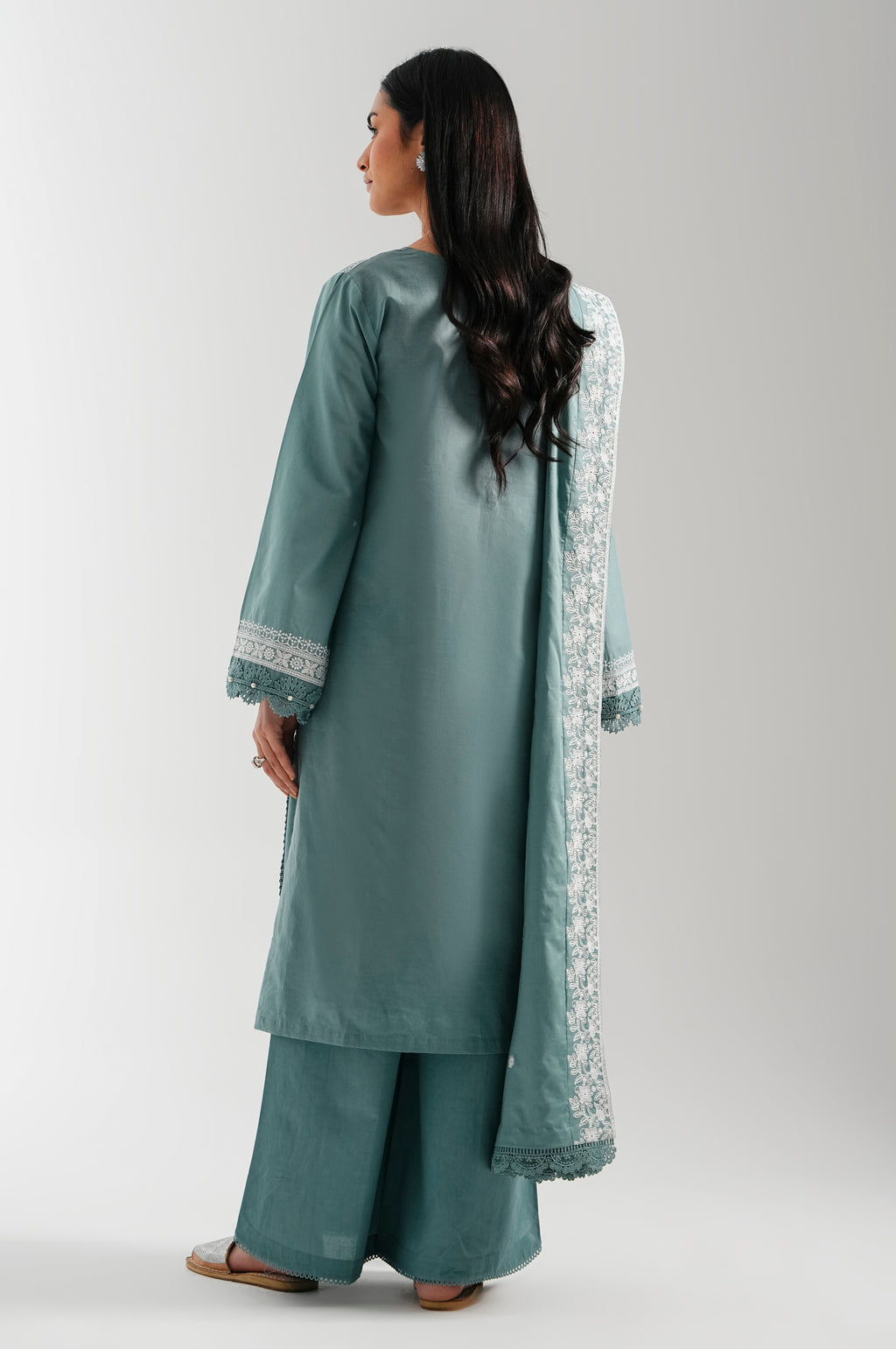 UNSTITCHED EMBROIDERED SUIT