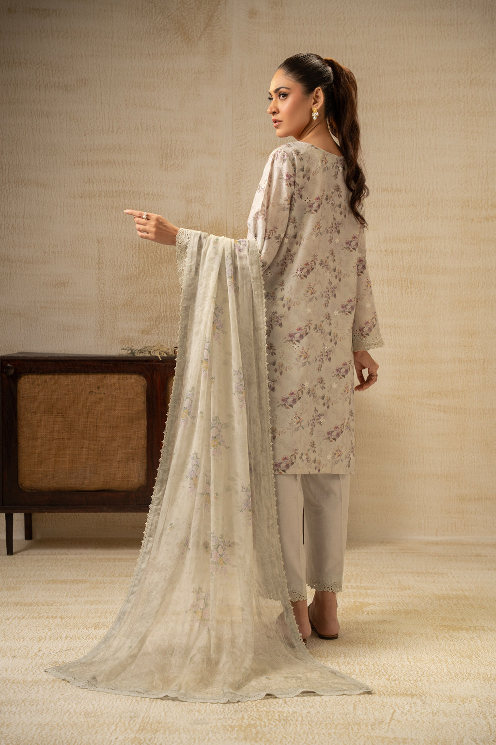 EMBROIDERED CHIKANKARI UNSTITCHED 3 PIECE SUIT