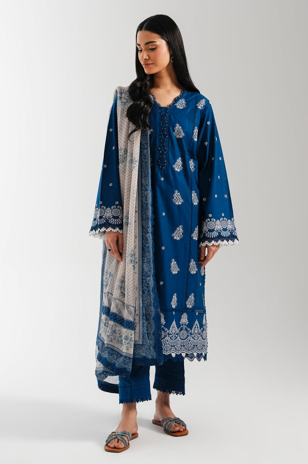 UNSTITCHED EMBROIDERED SUIT