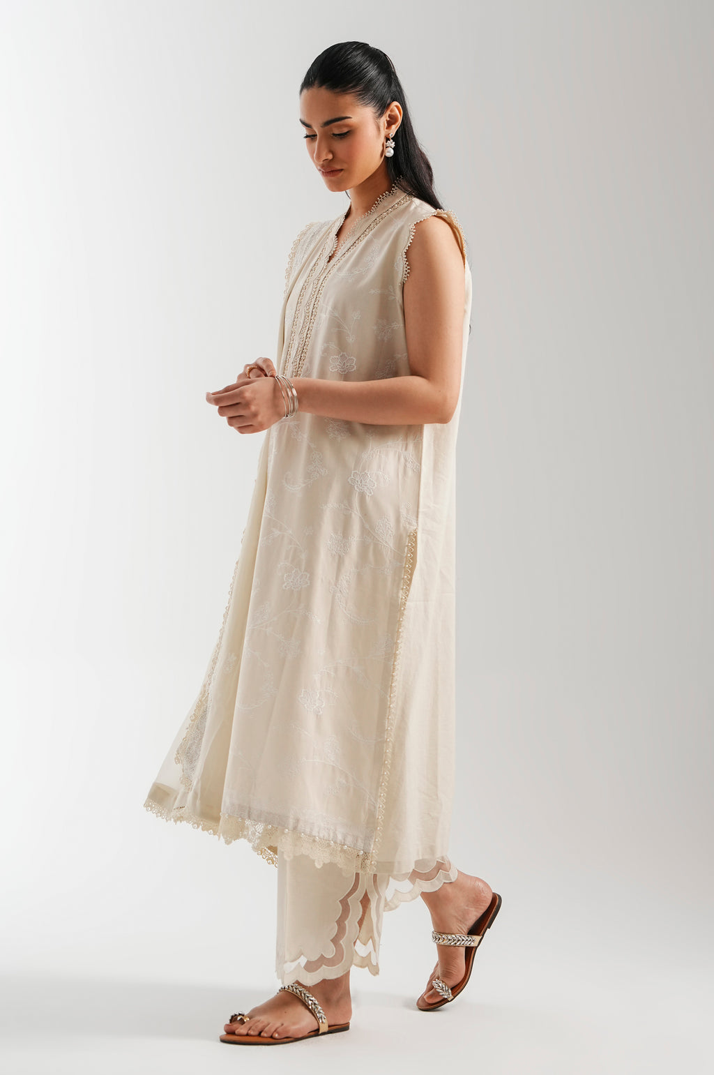 UNSTITCHED EMBROIDERED SUIT
