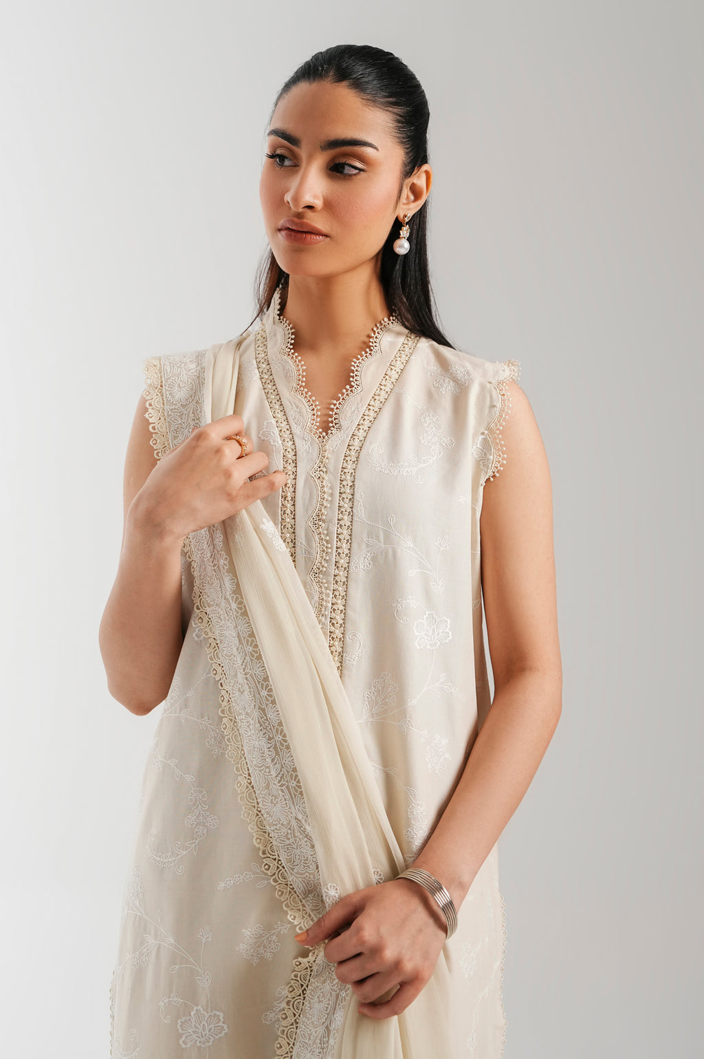 UNSTITCHED EMBROIDERED SUIT