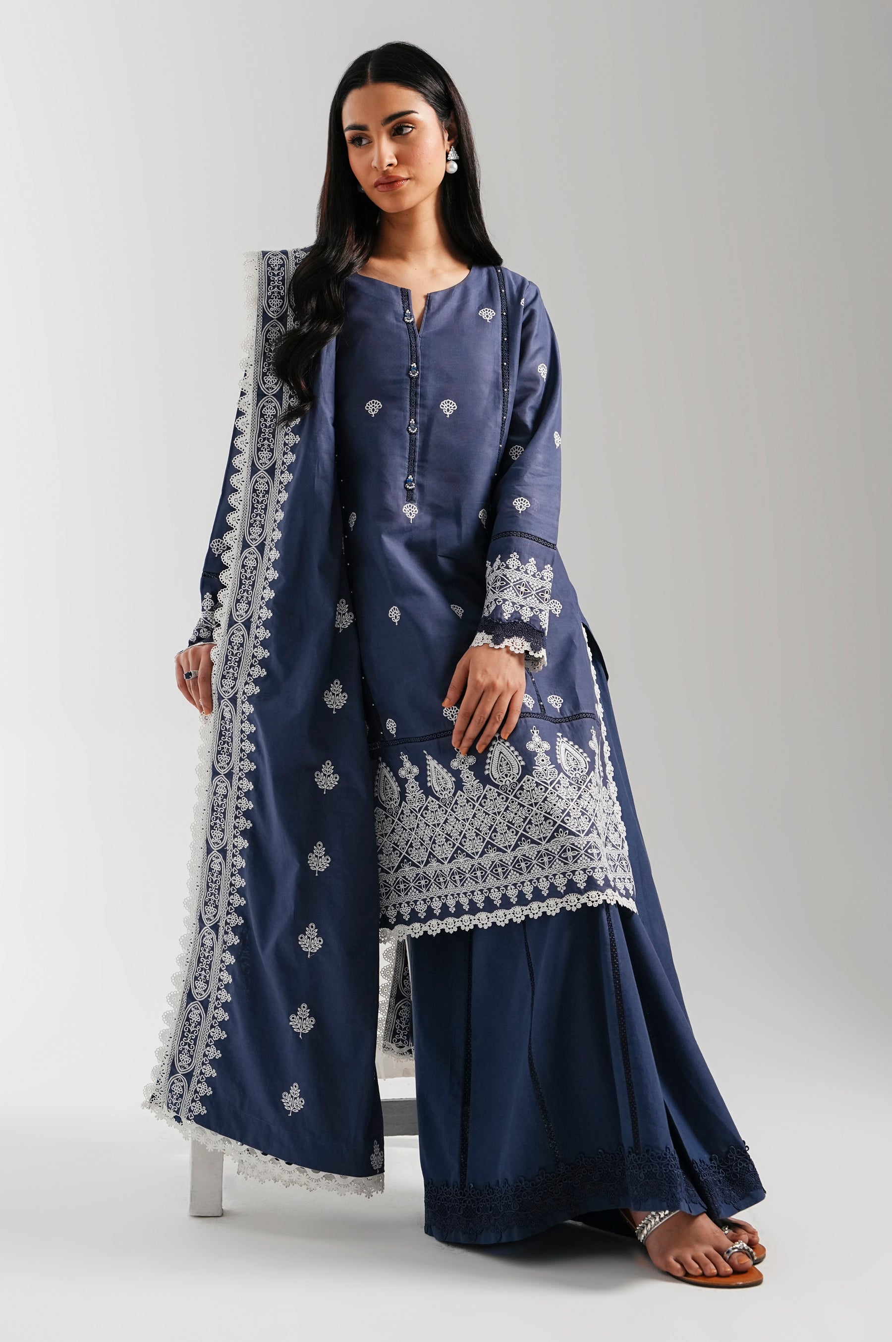 UNSTITCHED EMBROIDERED SUIT