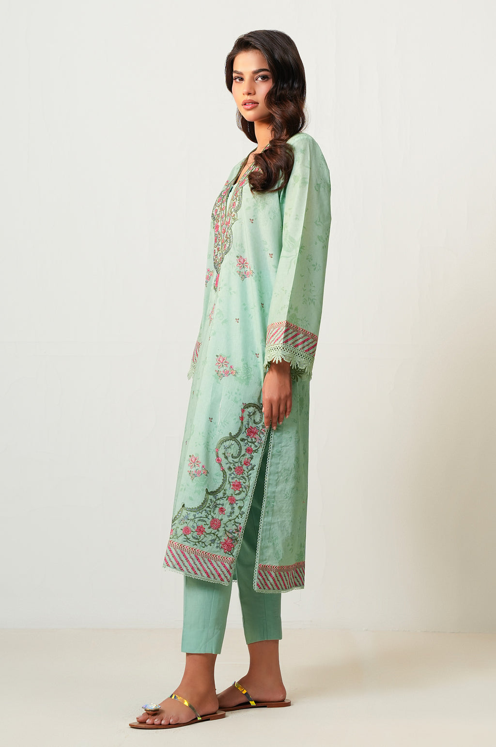 UNSTITCHED EMBROIDERED SUIT