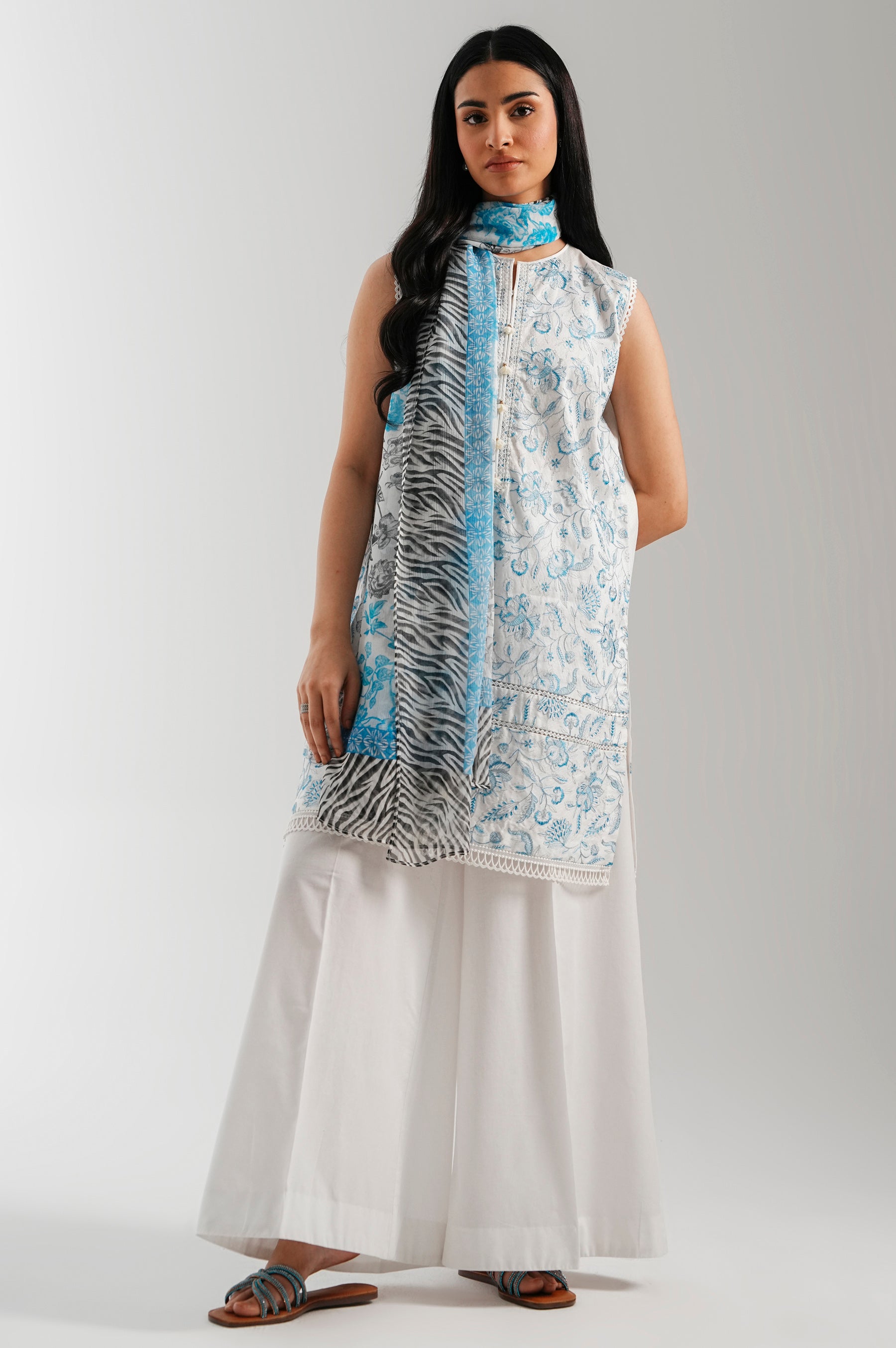 UNSTITCHED EMBROIDERED SUIT