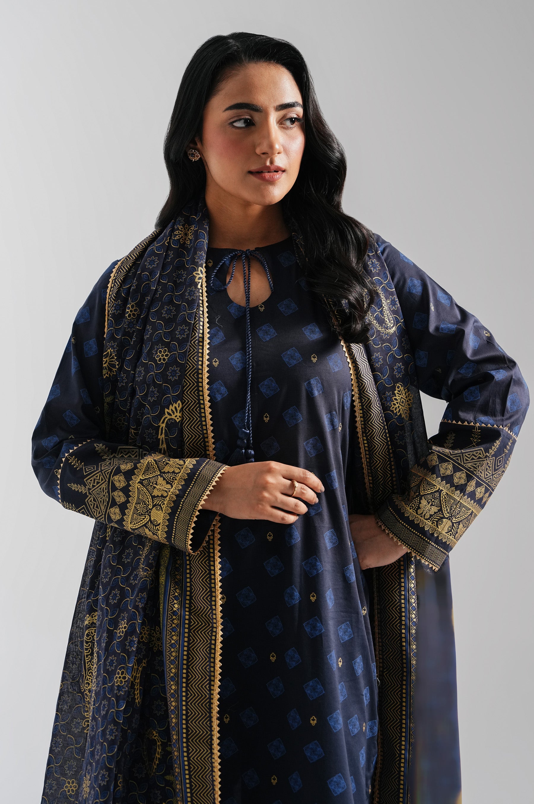 UNSTITCHED PRINTED SUIT