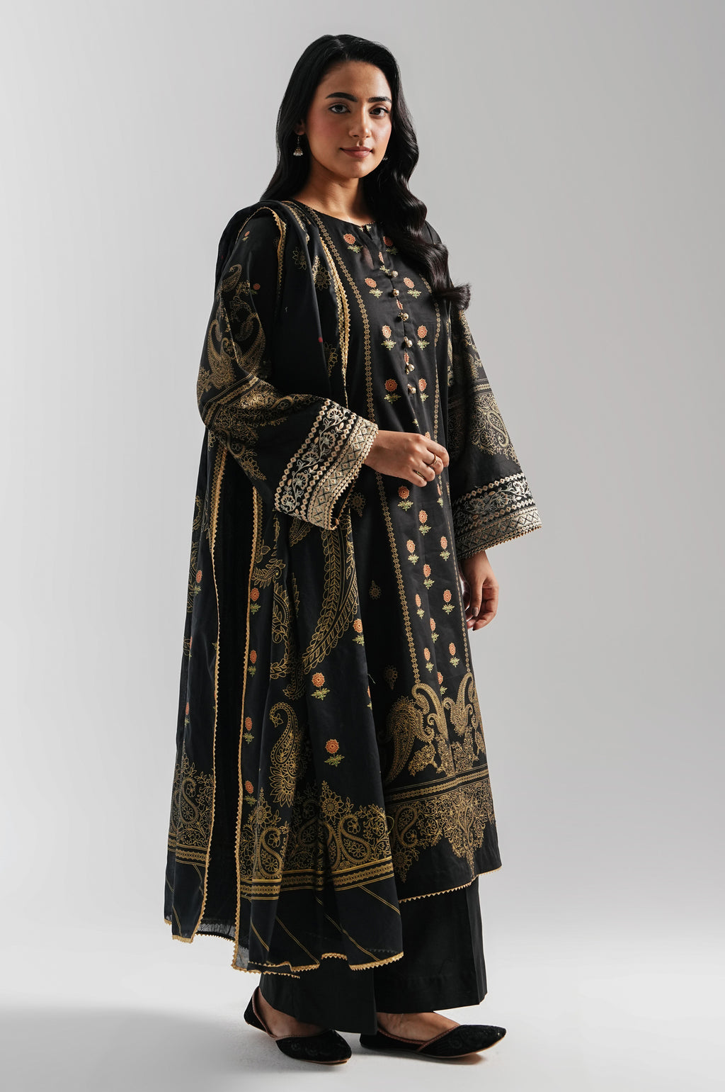 EMBROIDERED SUIT