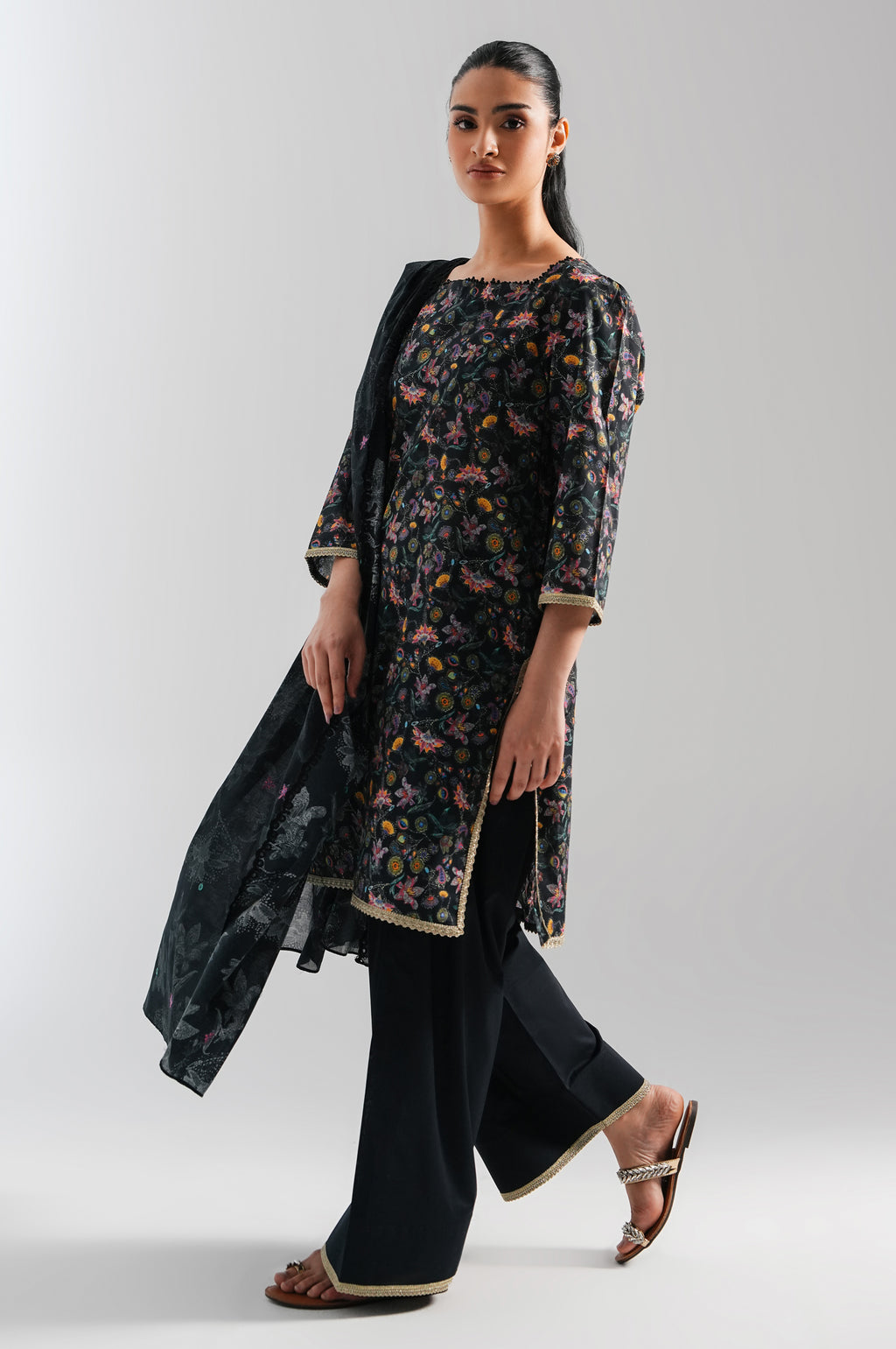 UNSTITCHED PRINTED SUIT