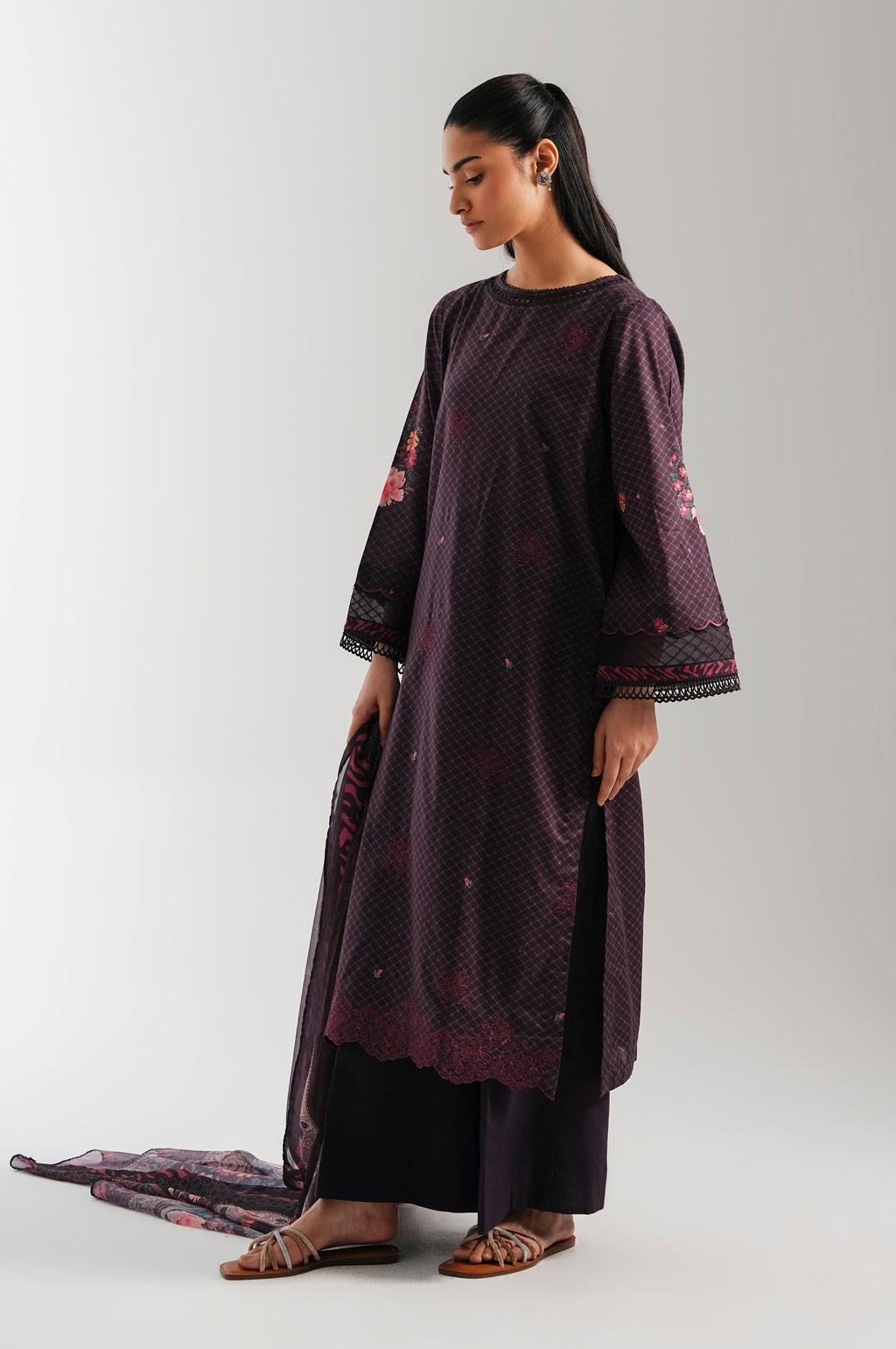 UNSTITCHED EMBROIDERED SUIT