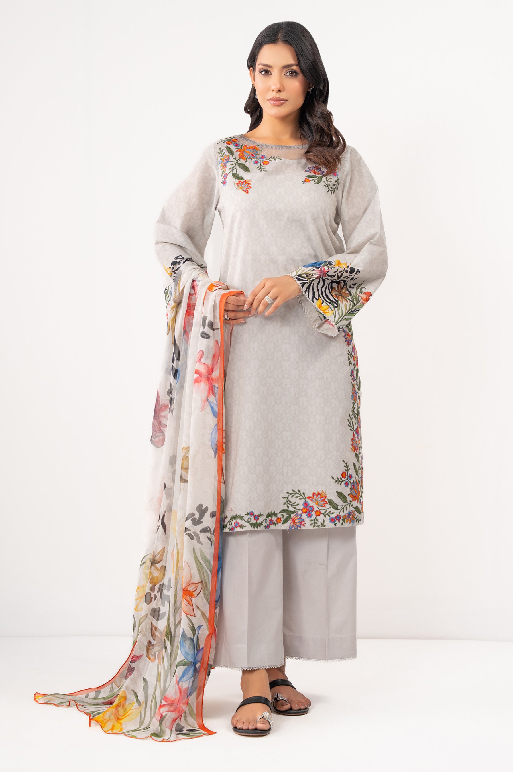 UNSTITCHED EMBROIDERED SUIT