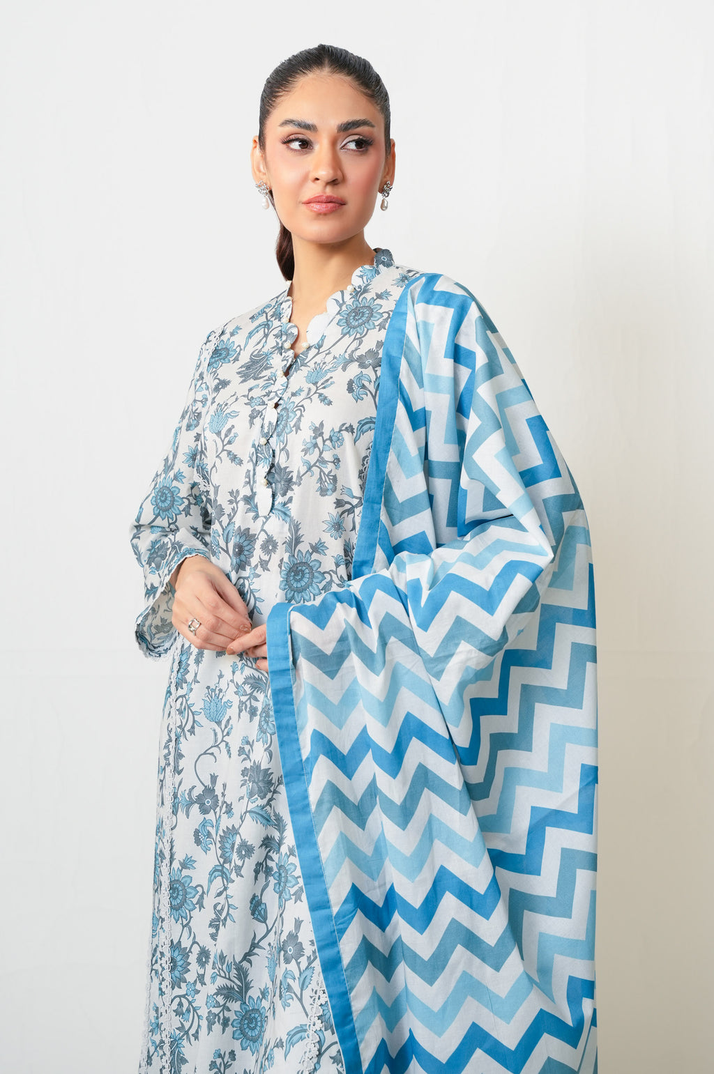 UNSTITCHED PRINTED SUIT