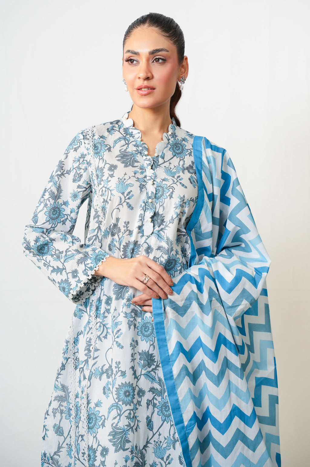 UNSTITCHED PRINTED SUIT