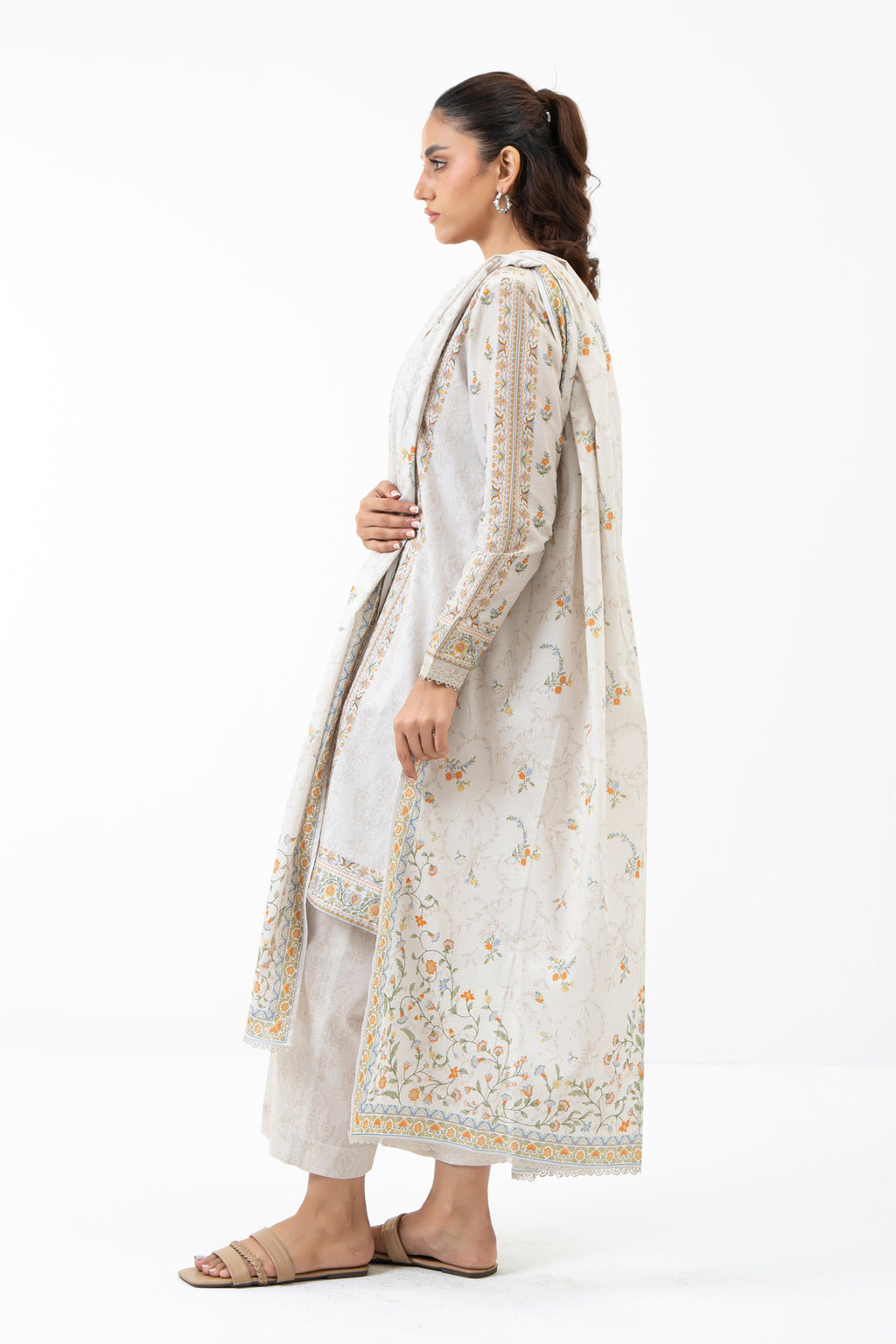 EMBROIDERED LAWN UNSTITCHED 3 PIECE SUIT