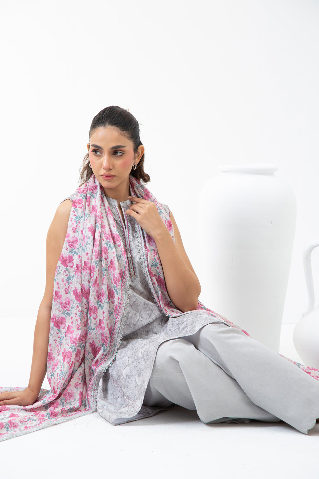 PRINTED LAWN UNSTITCHED 3 PIECE SUIT