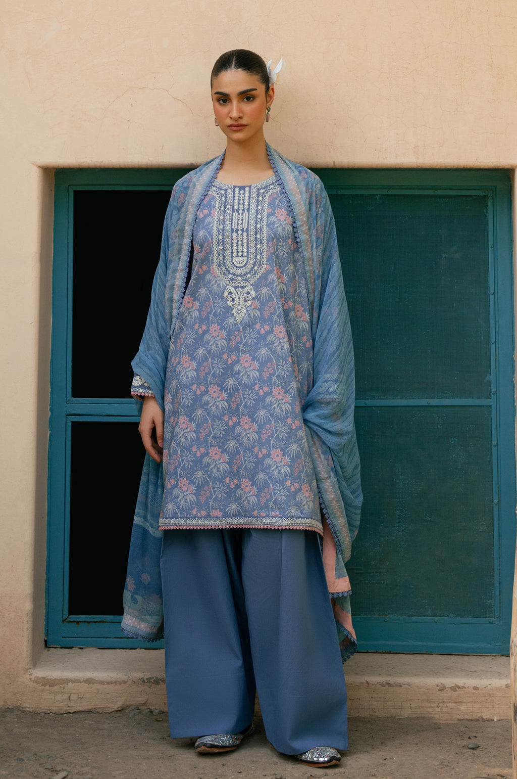 UNSTITCHED EMBROIDERED SUIT