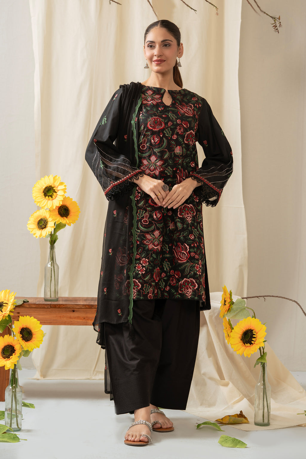EMBROIDERED CAMBRIC UNSTITCHED 3 PIECE SUIT