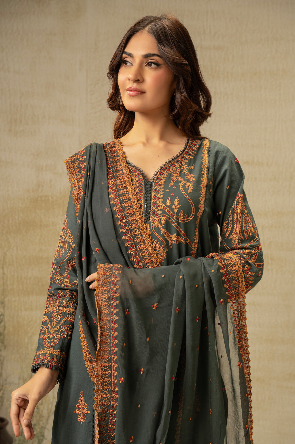 UNSTITCHED DYED EMBROIDERED SUIT