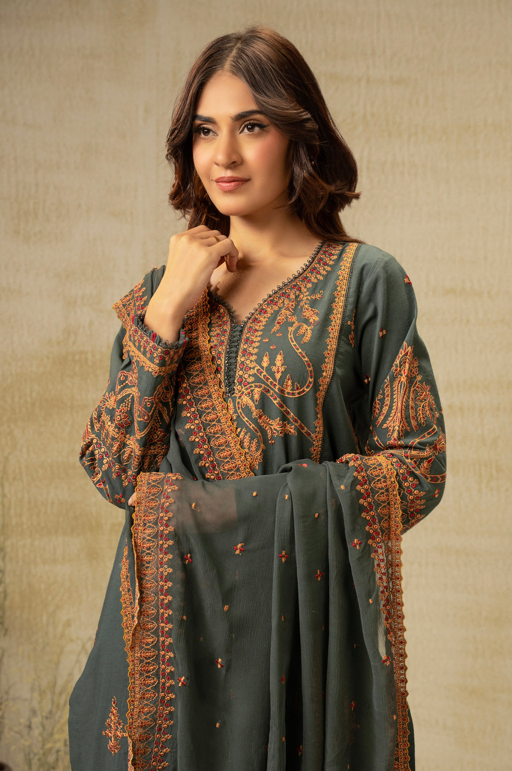 UNSTITCHED DYED EMBROIDERED SUIT