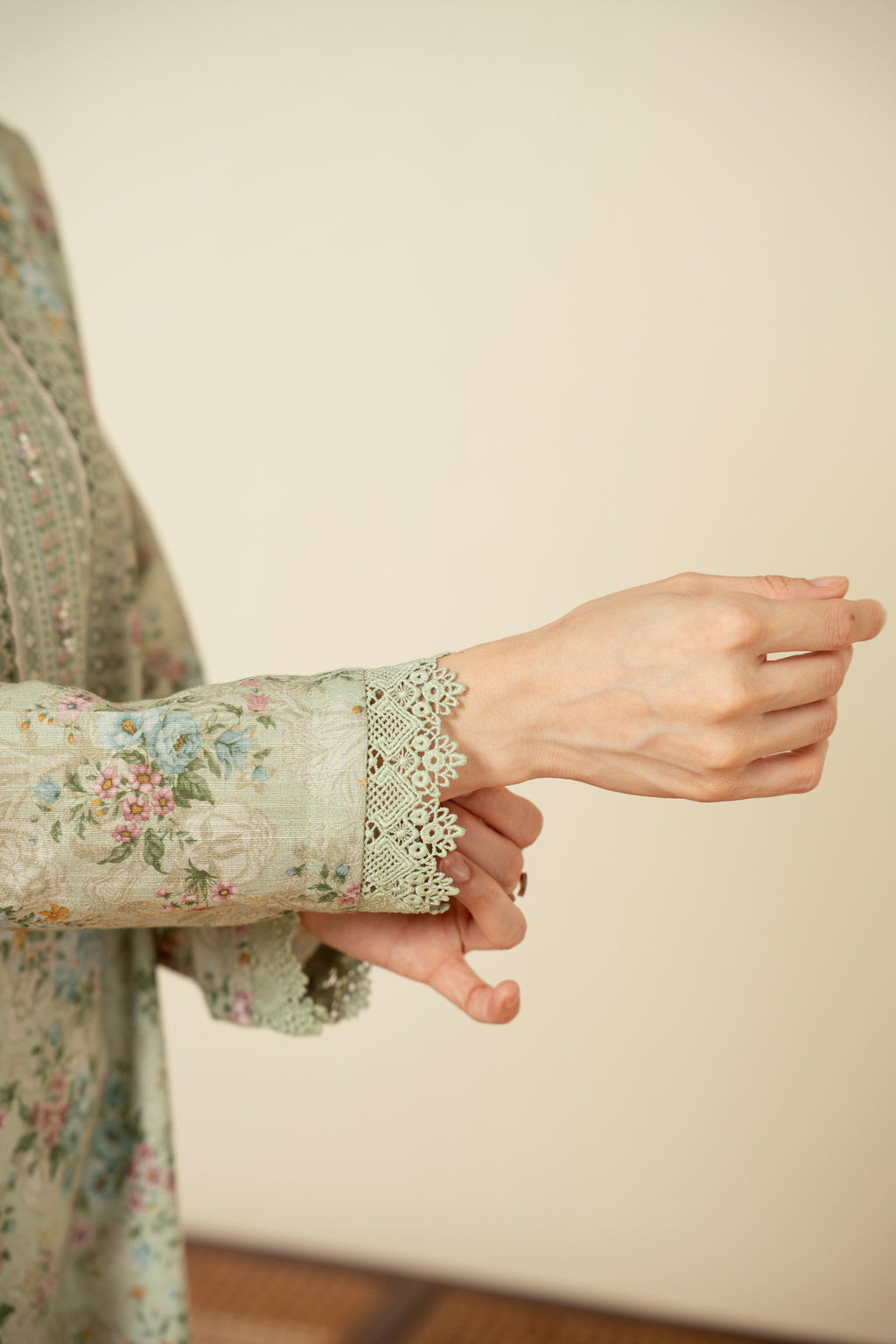 UNSTITCHED PRINTED SUIT