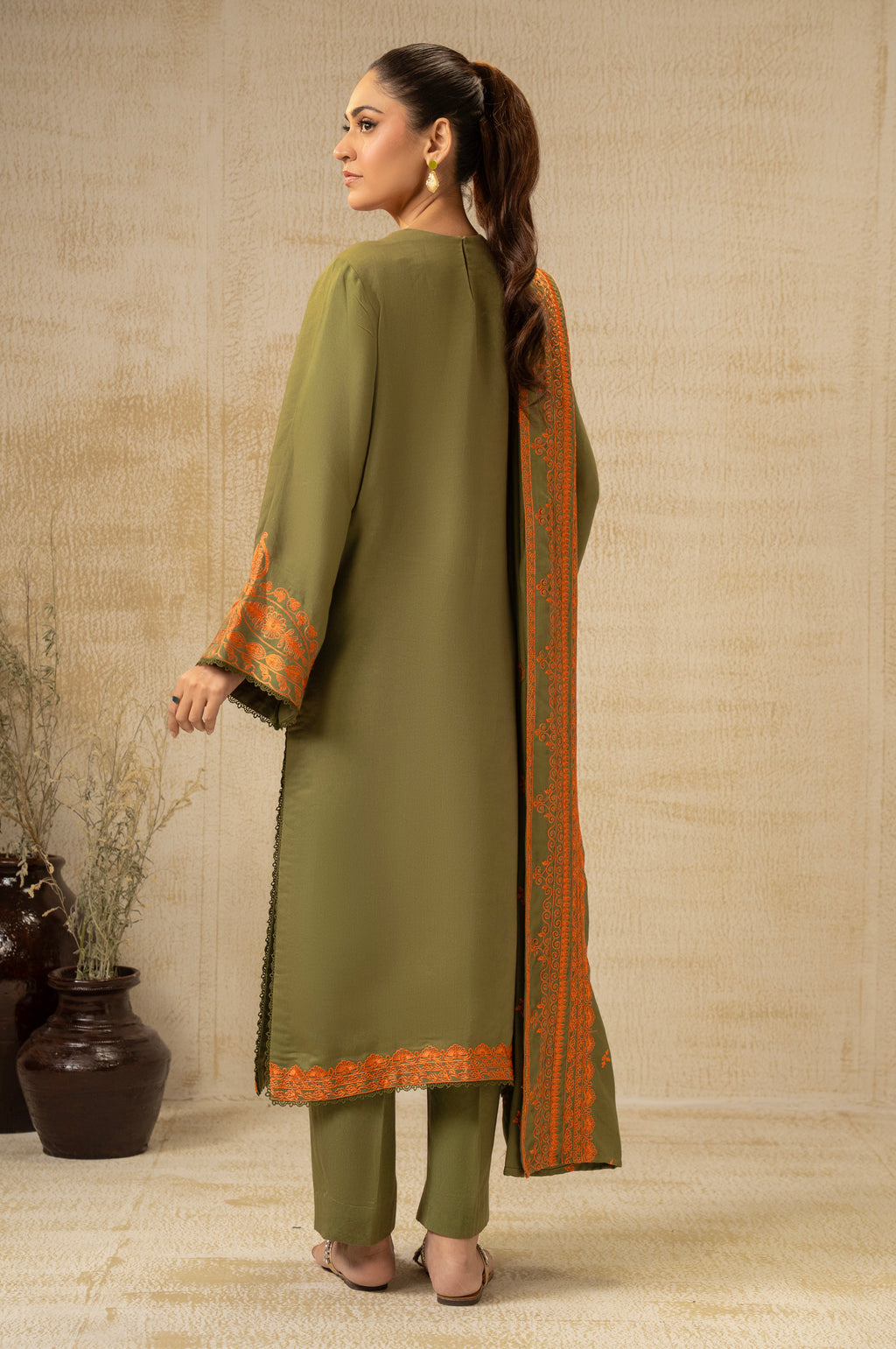 UNSTITCHED EMBROIDERED SUIT